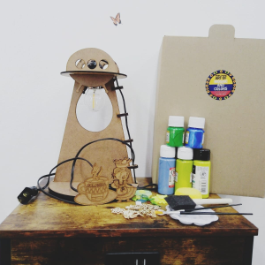 “Alien Light Kit: Create Your Own Alien Lamp”