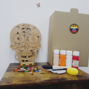 World Culture Art Kit: Wooden Molds with Mosaics and Brushes"
